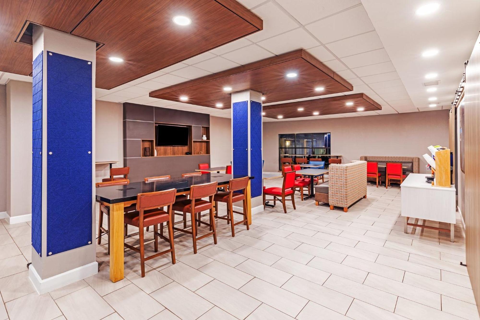 Holiday Inn Express & Suites Del Rio By Ihg Exterior foto