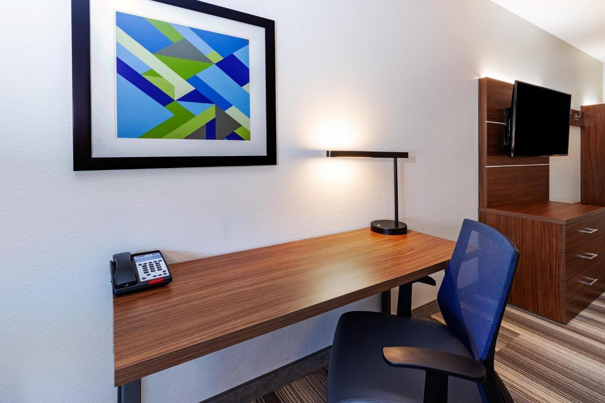 Holiday Inn Express & Suites Del Rio By Ihg Exterior foto